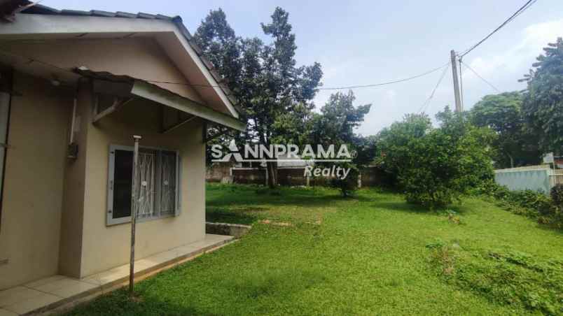 rumah asri halaman luas di depok