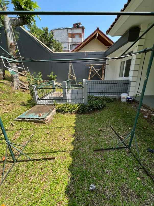 rumah asri mewah di tubagus ismail kota bandung