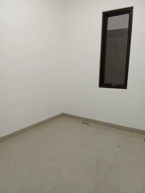 rumah bagus 2 lantai di harapan indah harga nego