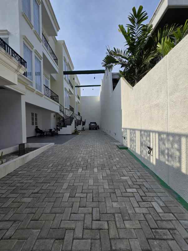 rumah baru dalam cluster di kayu putih jakarta timur