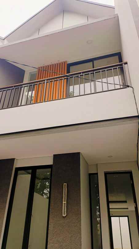 rumah baru dalam komplek meruya nempel puri kembangan