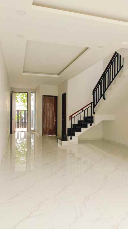 rumah baru dalam komplek meruya nempel puri kembangan