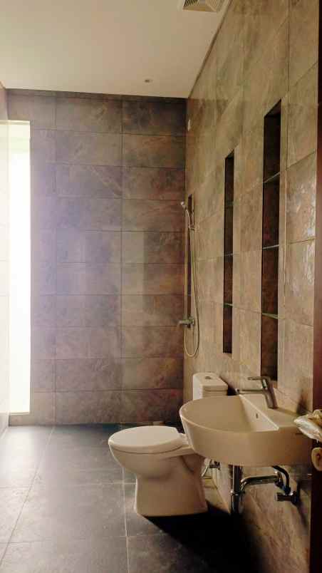 rumah baru dalam komplek meruya nempel puri kembangan