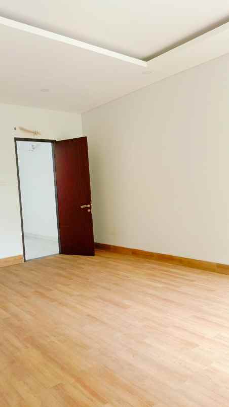 rumah baru dalam komplek meruya nempel puri kembangan