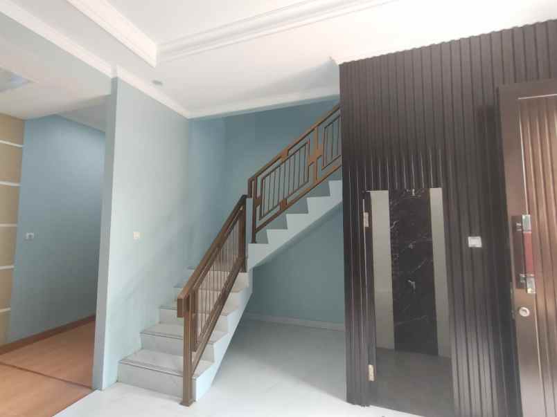 rumah baru minimalis siap huni di rangkapan jaya