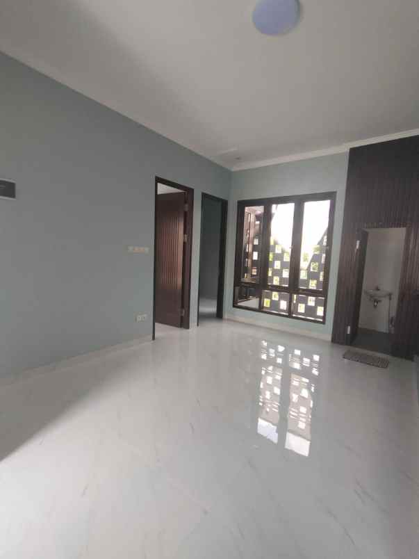 rumah baru minimalis siap huni di rangkapan jaya