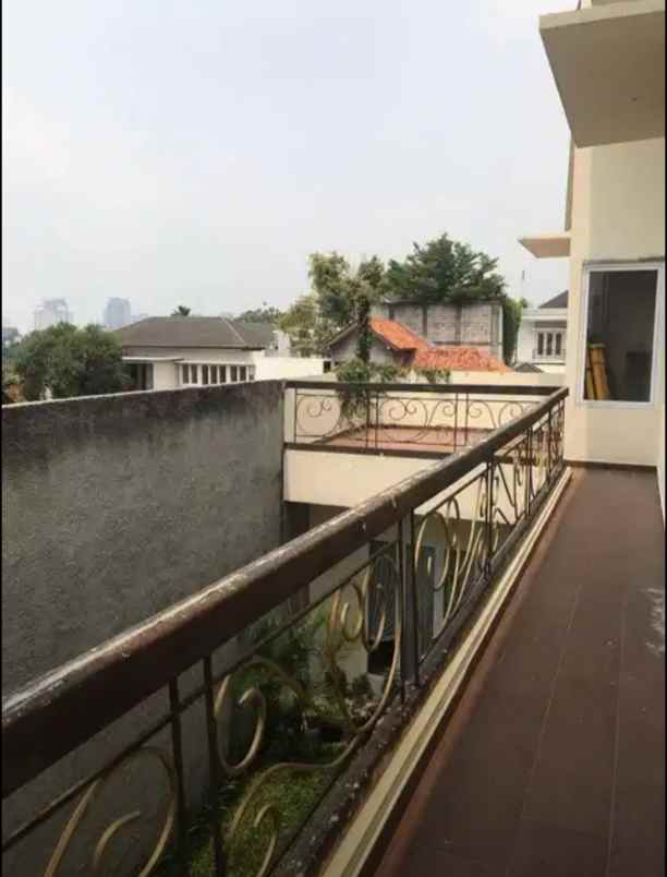 rumah baru siap huni di area kemang jakarta selatan