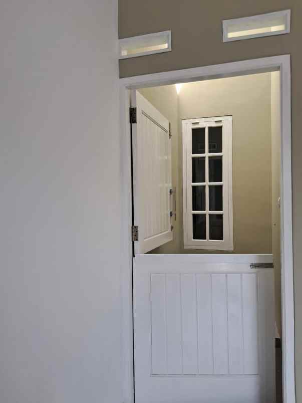 rumah baru siap huni lokasi strategis di griyaloka bsd