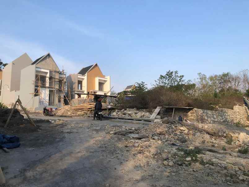 rumah cantik anti banjir di gamping sleman