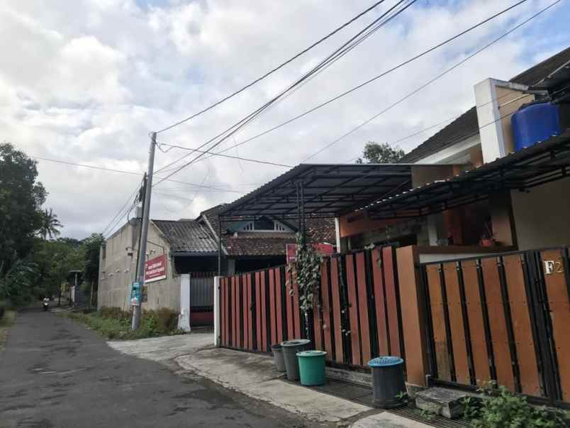 rumah cantik barat jl kaliurang km 12