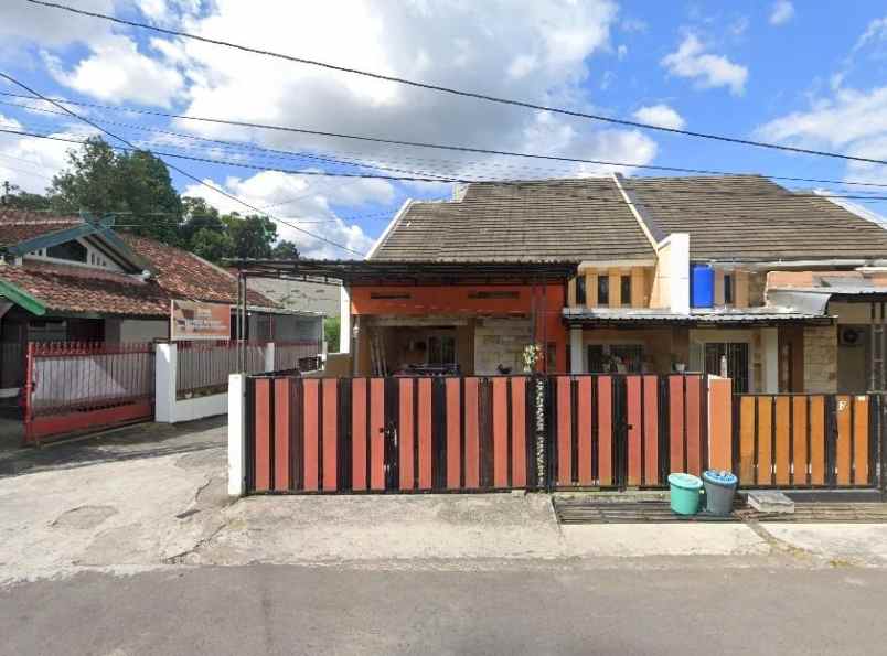 rumah cantik barat jl kaliurang km 12