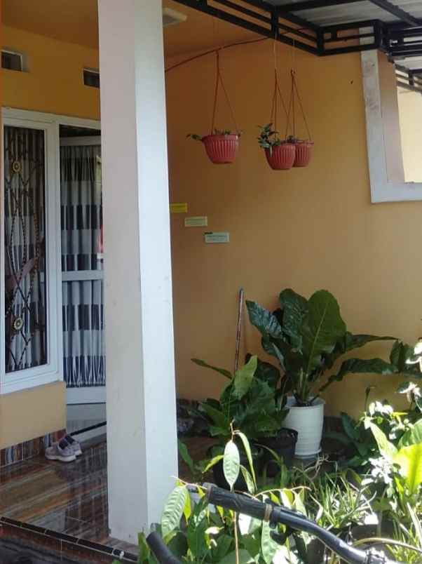 rumah cantik barat jl kaliurang km 12