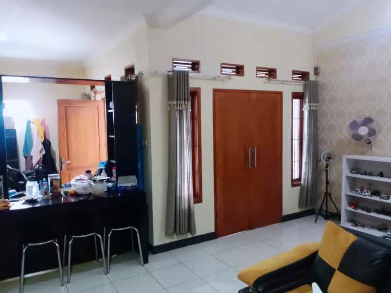 rumah cantik dengan isinya lokasi banjaran