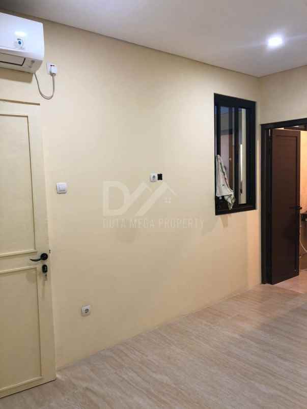 rumah cantik minimalis shm barat graha raya bintaro