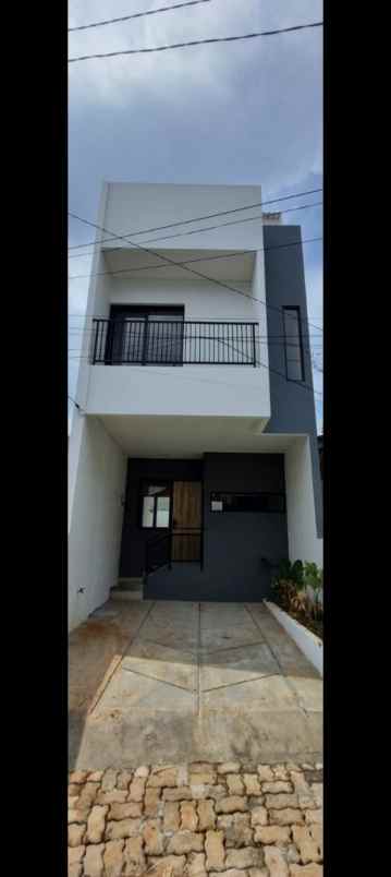 rumah ciracas jakarta timur siap huni