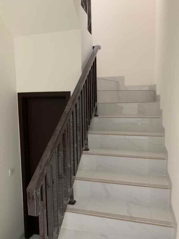 rumah dekat tol cikupa lavon 1 swan city cluster alura