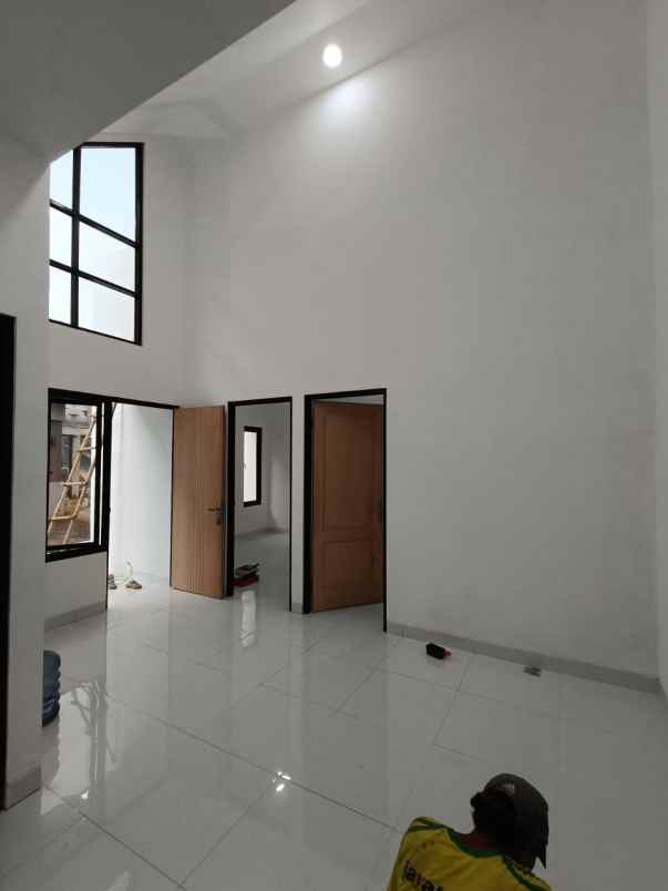 rumah desain modern akses stasiun krl