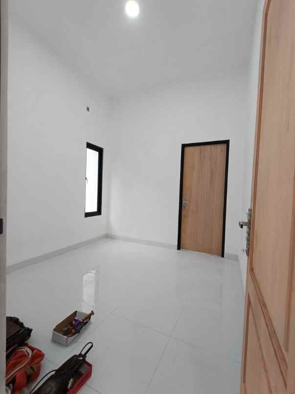 rumah desain modern akses stasiun krl