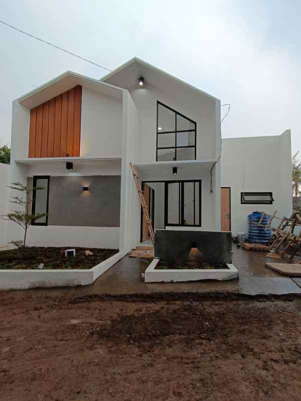 rumah desain modern akses stasiun krl