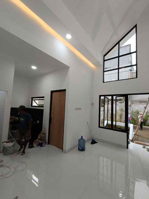rumah desain modern akses stasiun krl