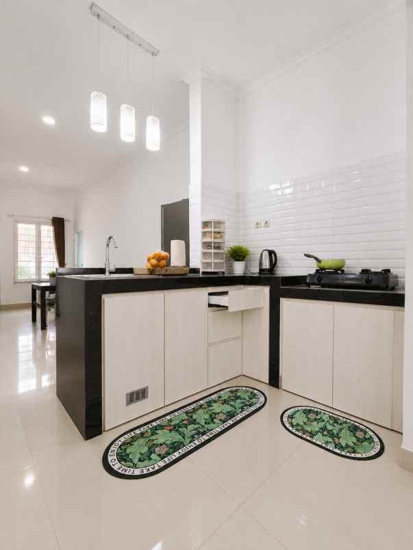 rumah full furnished 3 kt di graha raya cuma rp1 85 m