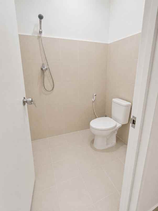 rumah full furnished 3 kt di graha raya cuma rp1 85 m