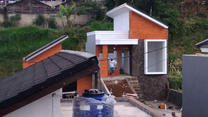 rumah jl mesjid nagrak no 611