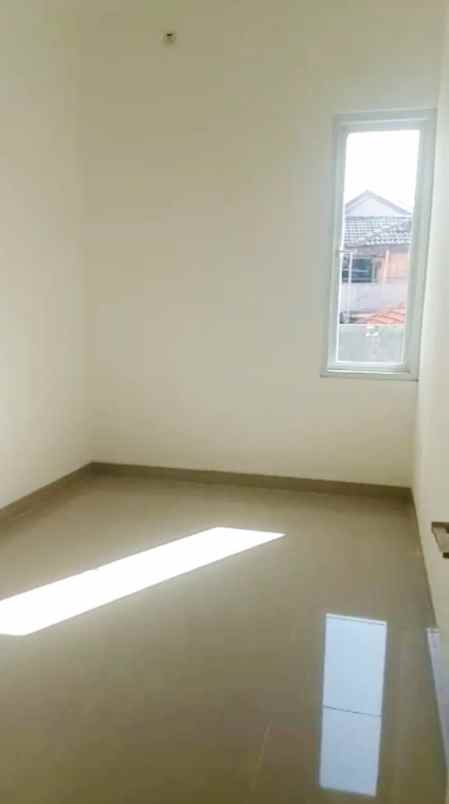 rumah jl raya jatiwaringin