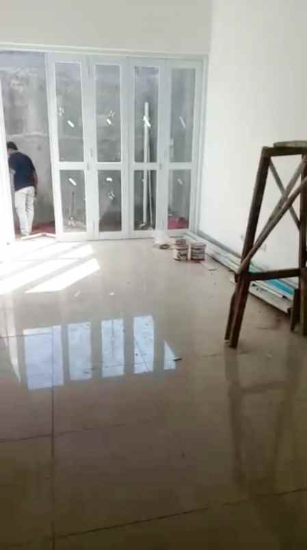 rumah jl raya jatiwaringin