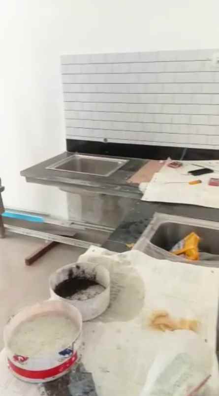 rumah jl raya jatiwaringin