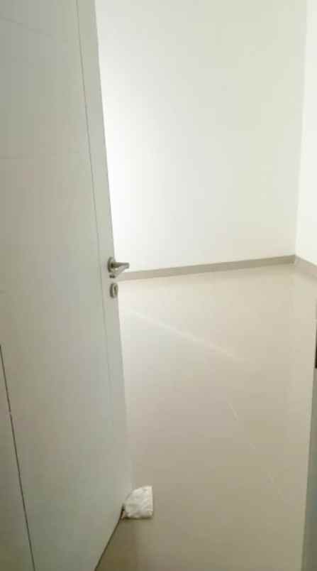 rumah jl raya jatiwaringin