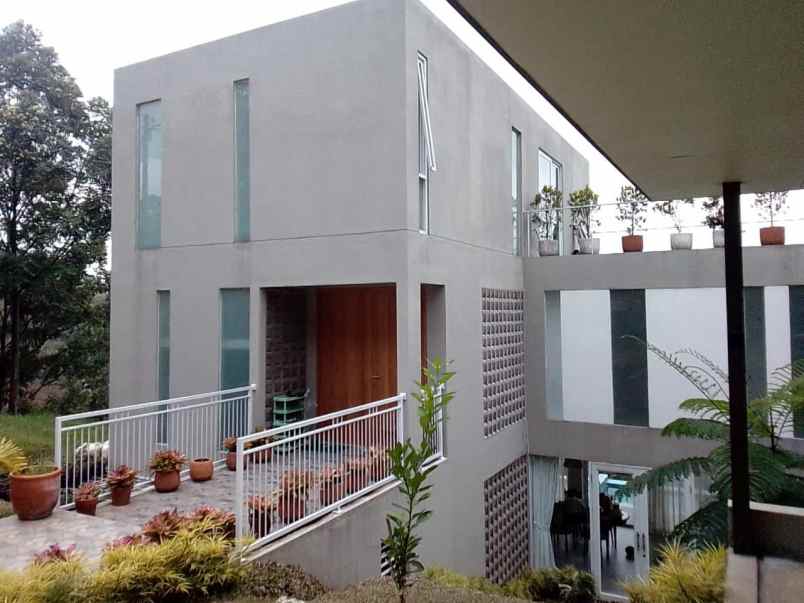 rumah jln pakar timur ciburial