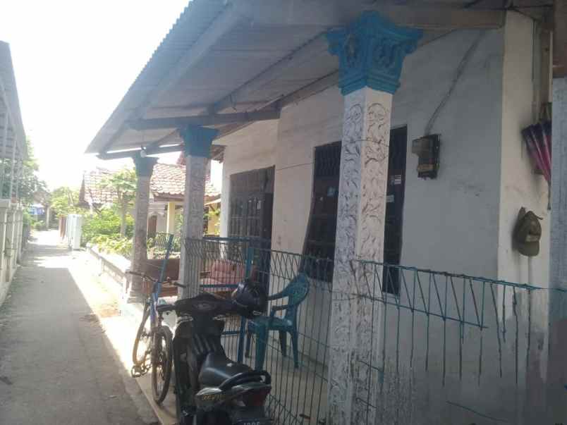 rumah kampung layak huni dan strategis