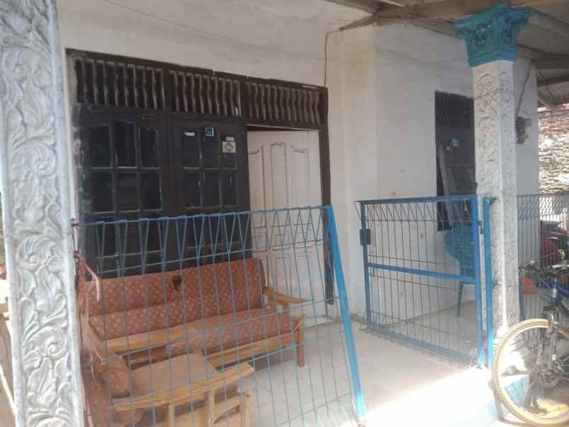 rumah kampung layak huni dan strategis