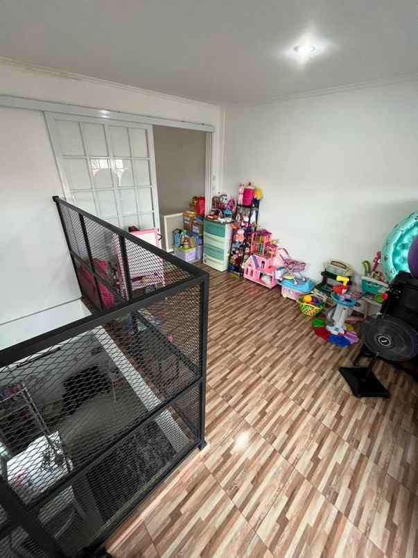 rumah keren di limo depok