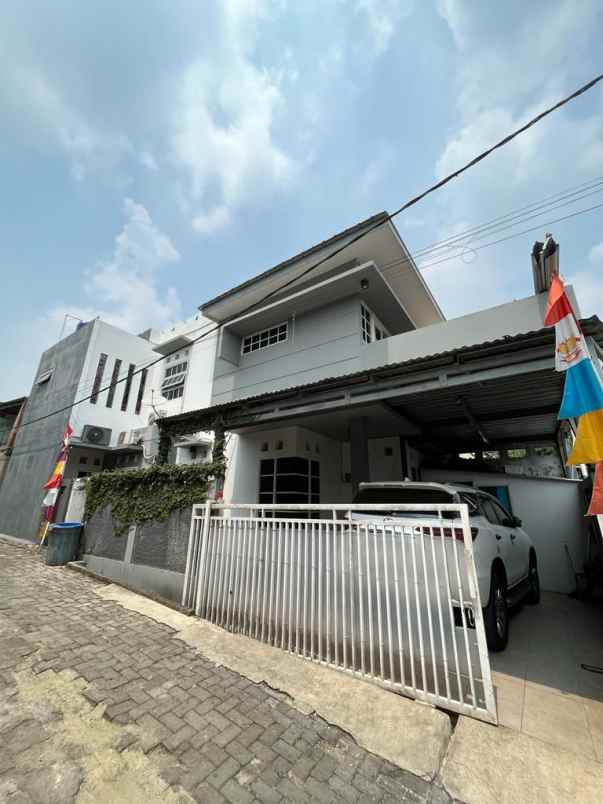 rumah keren di limo depok