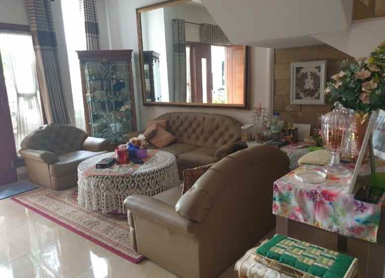 rumah komp taman mutiara cibabat ada rooftop 3 lantai