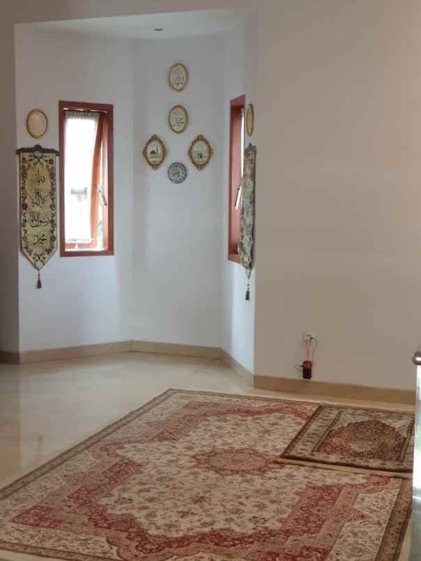 rumah komp taman mutiara cibabat ada rooftop 3 lantai