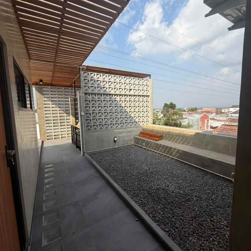 rumah kost premium lokasi dekat kampus brawijaya