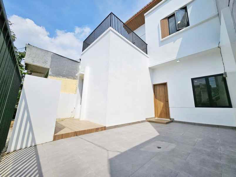 rumah mewah 2lt bisa kpr di kota harapan indah bekasi