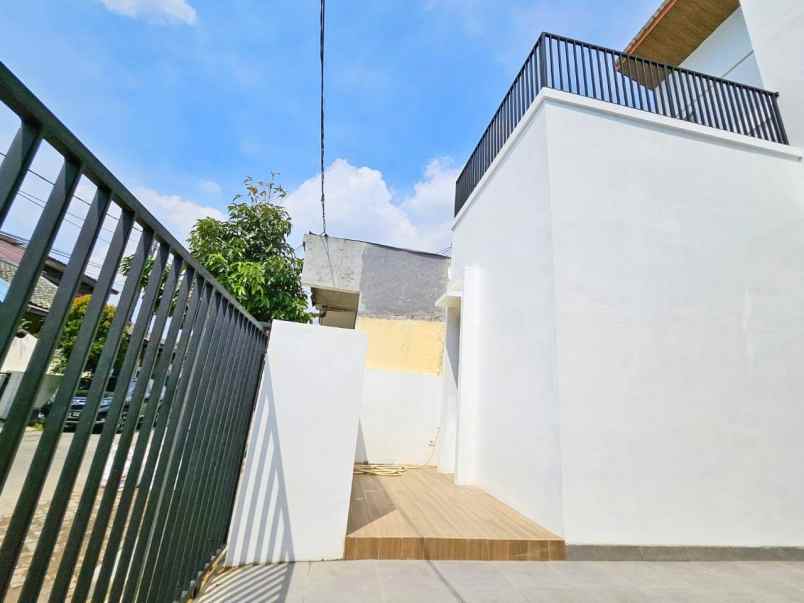 rumah mewah 2lt bisa kpr di kota harapan indah bekasi