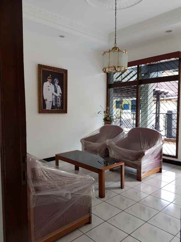 rumah mewah dalam kavling pemda di karawaci tangerang