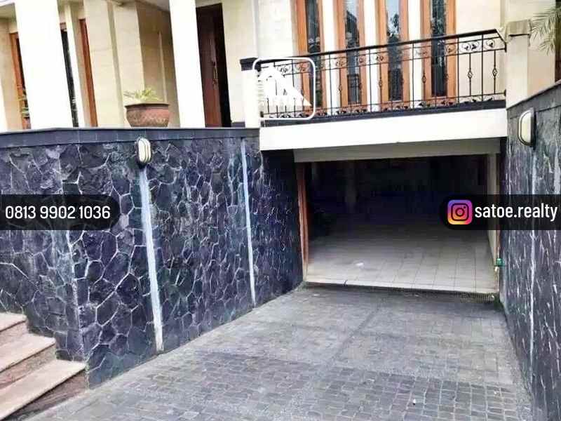 rumah mewah di dalam komplek elit kemanggisan palmerah