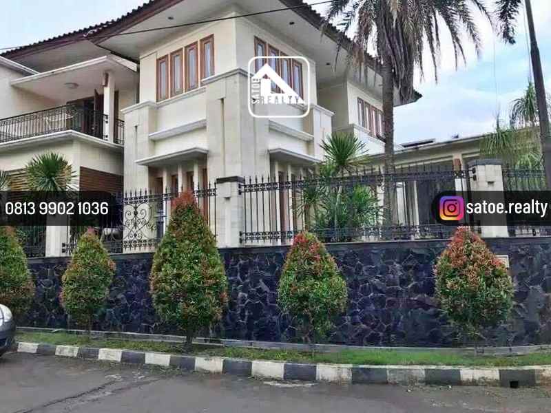 rumah mewah di dalam komplek elit kemanggisan palmerah