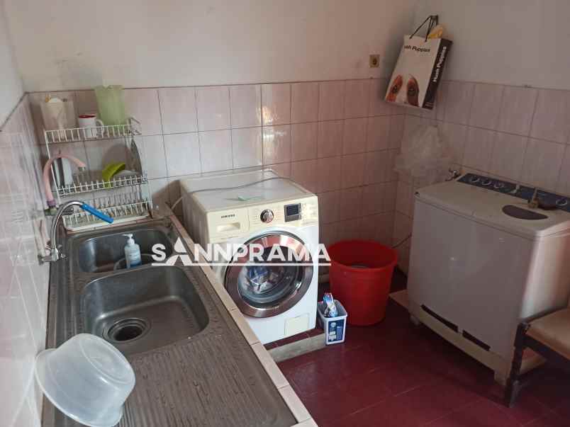 rumah mewah di kelapa dua tanah dan bangunan luas rn