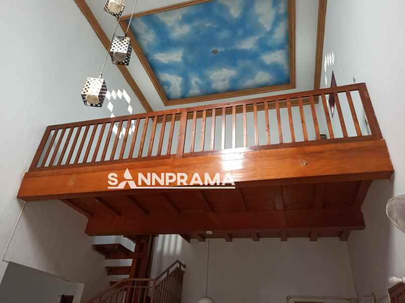 rumah mewah di kelapa dua tanah dan bangunan luas rn