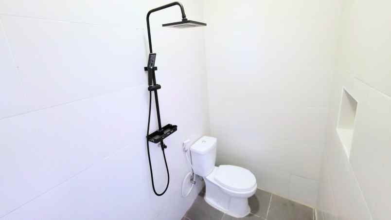 rumah minimalis 2 lantai siap huni di harapan indah