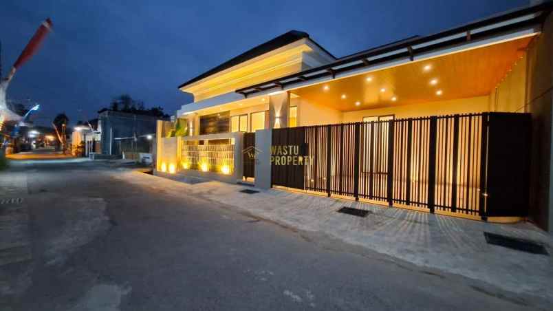 rumah modern 13 menit dari kampus uii jakal