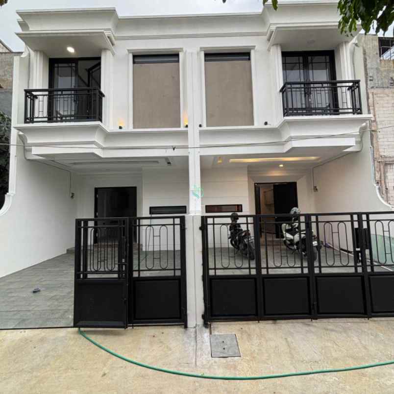 rumah modern idaman di pusat kota depok