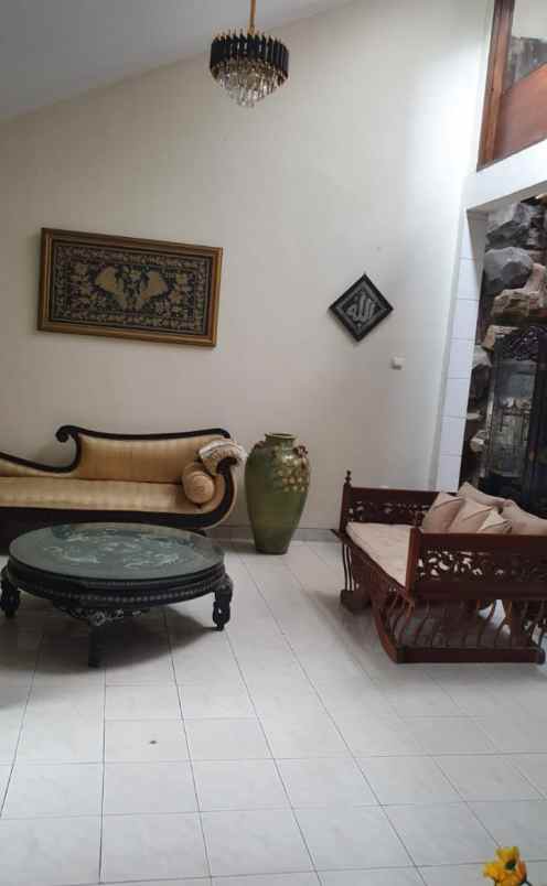 rumah murah hitung tanah di cempaka putih tengah